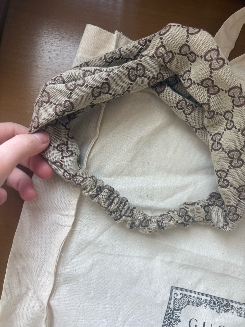 Vtg Gucci head wrap with bag no tag - Picture 7 of 9